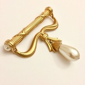 Russian Gold Pearl Swag Pin